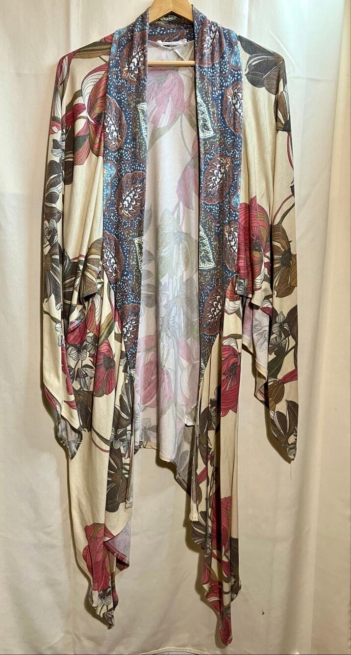 Raw Edge Sweater Woman’s Size Small.